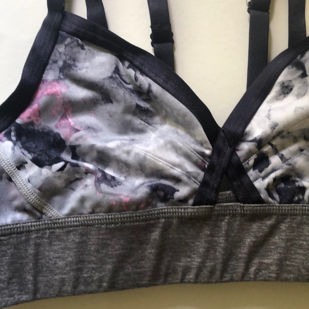 Lululemon Gray Sports Bra RARE sz 8 - Picture 3 of 5